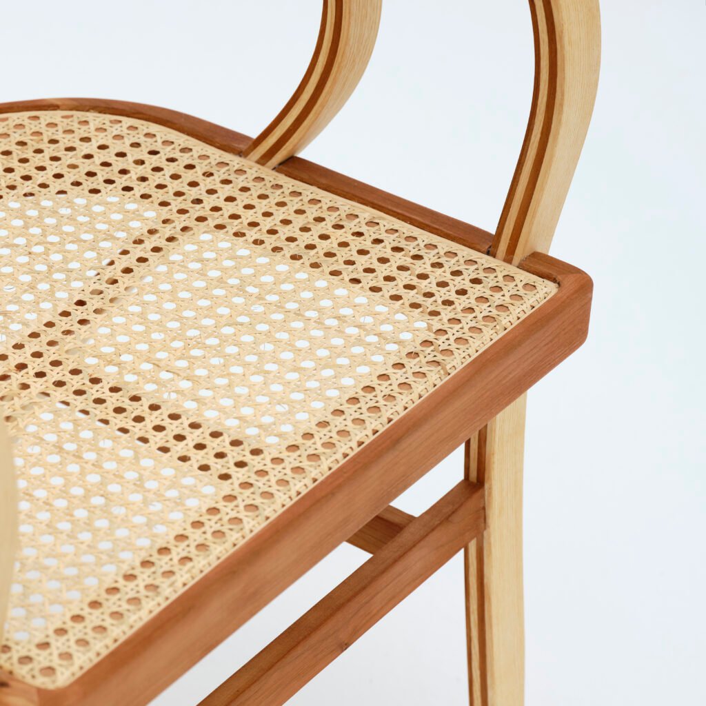 Nina & Beni chair in steam-bent solid wood · detail 3
